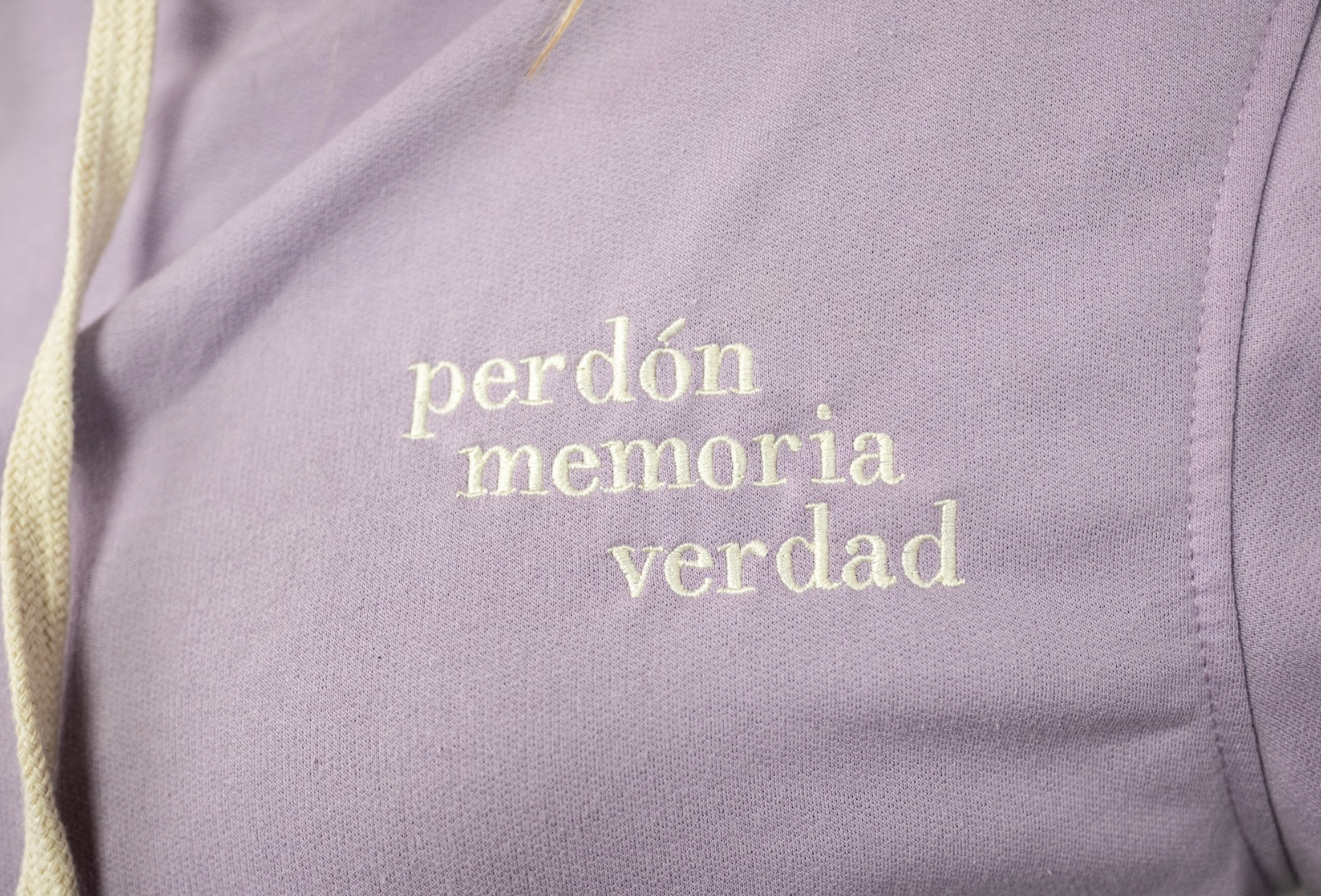 Hoodie Perdón, Memoria, Verdad